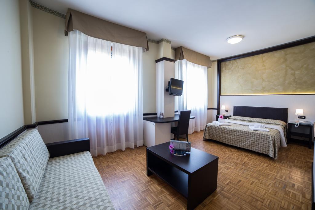 Hotel Astoria Fidenza Dış mekan fotoğraf