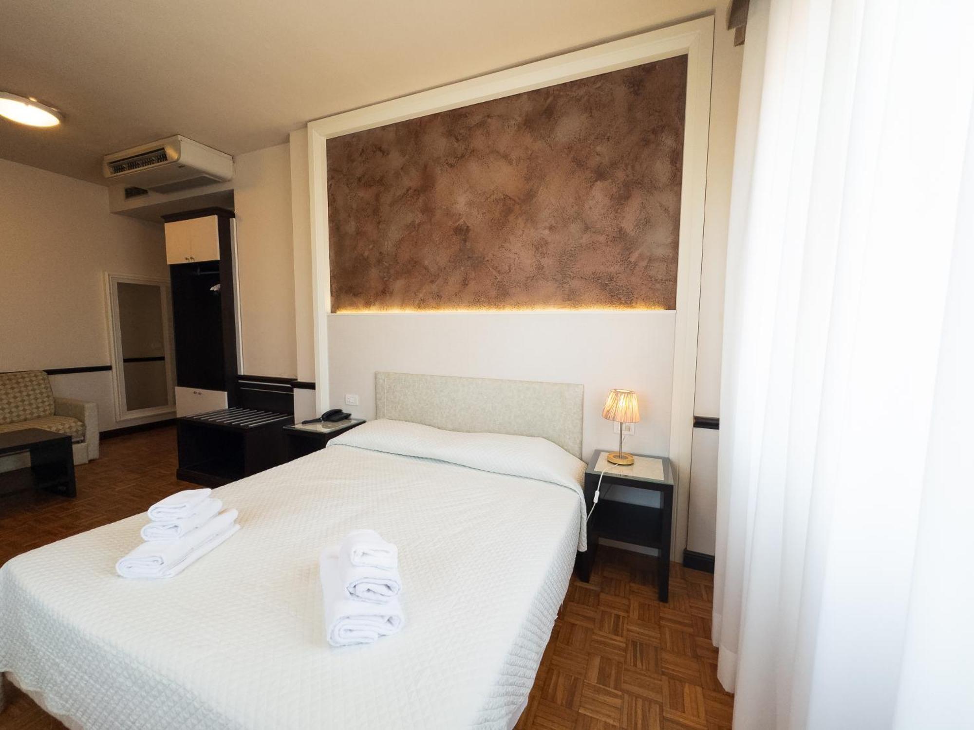 Hotel Astoria Fidenza Dış mekan fotoğraf